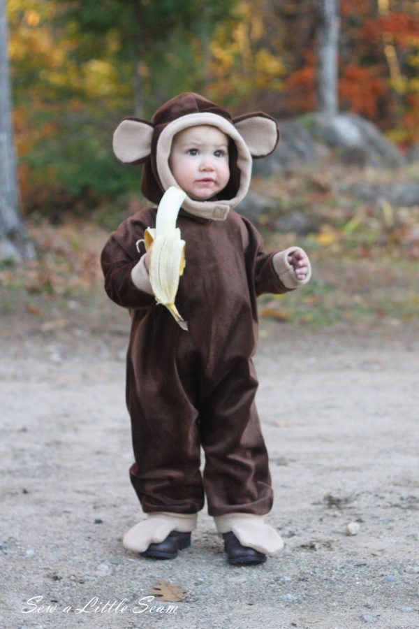 This free animal costume comes in size 2T. It includes piece to make a puppy or a monkey, but you could experiment and make a variety of costumes! You can find the tutorial here.