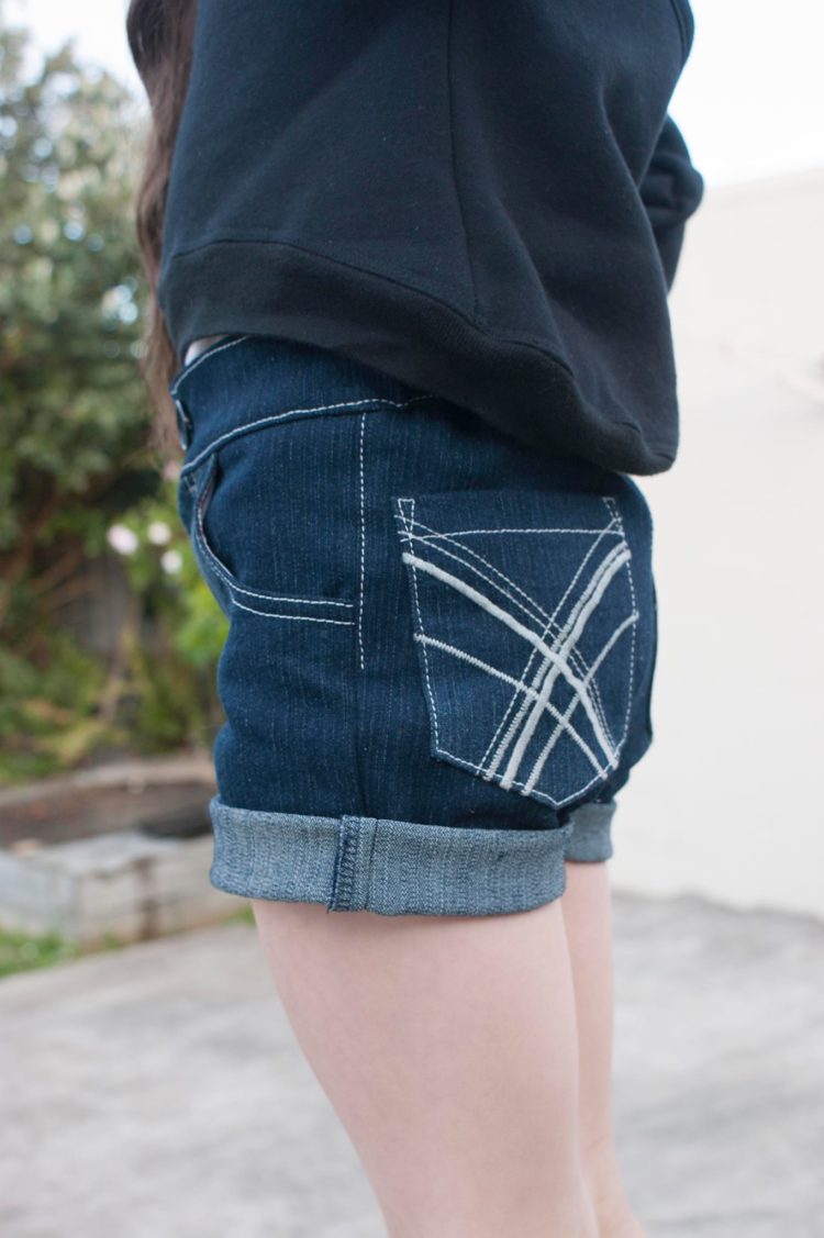 Linden Shorts | Black Stripe