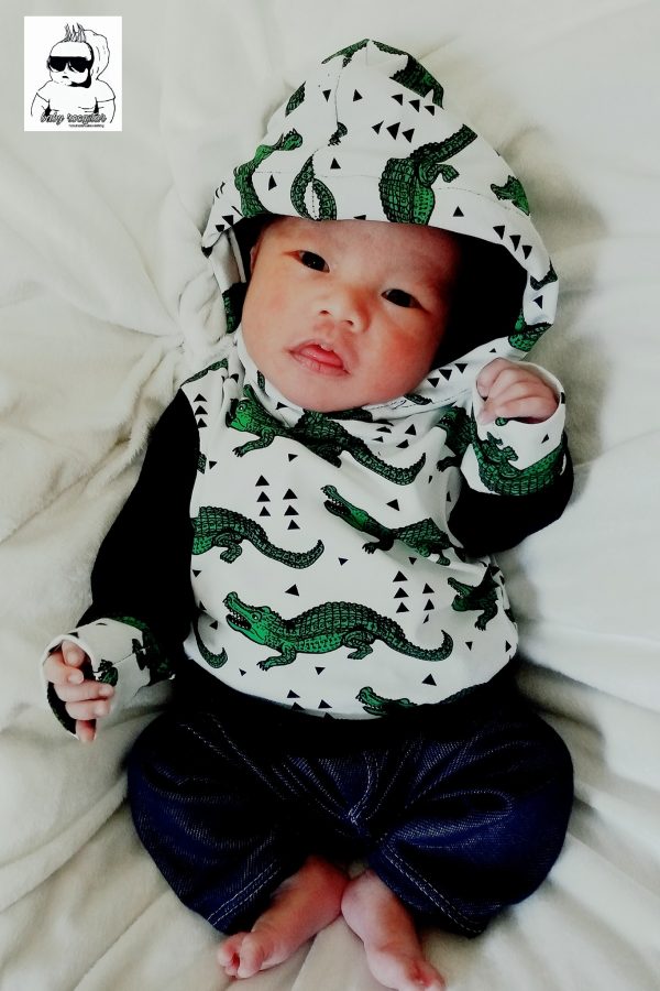 Long sleeve hooded top with bands Hooded top with bands