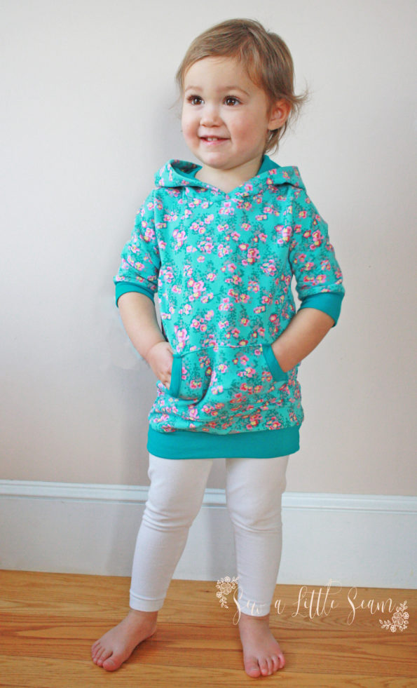 Hooded tunic with 3/4 sleeves