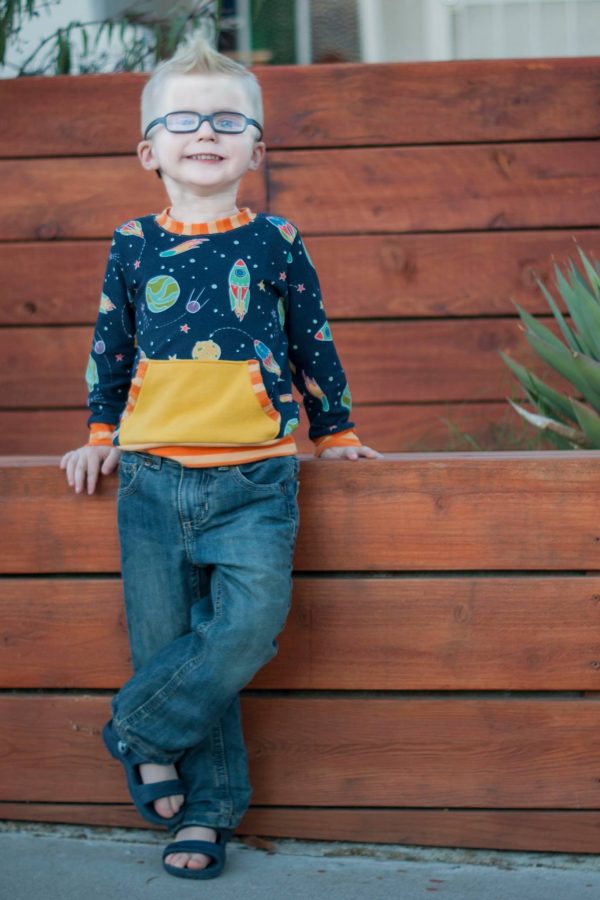 Long sleeve top with bands and pocket Long sleeve top with bands and pocket