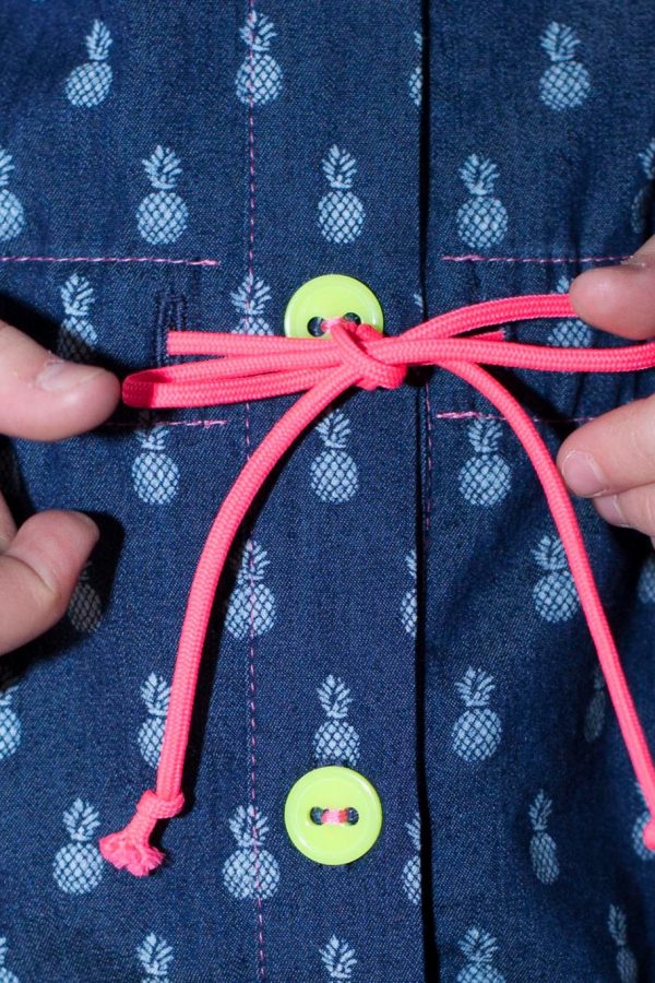 Drawstring waist Drawstring waist